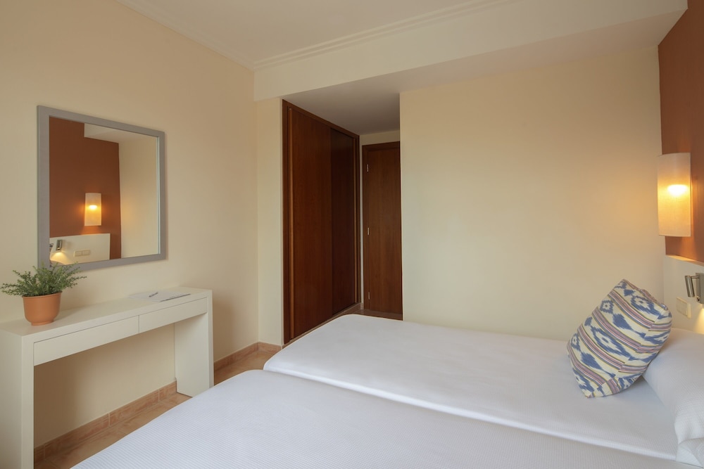 Imagen de la habitación del Hotel Hm Mar Blau. Foto 3