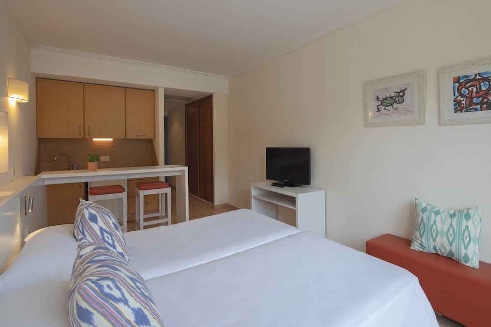 Imagen de la habitación del Hotel Hm Mar Blau. Foto 11