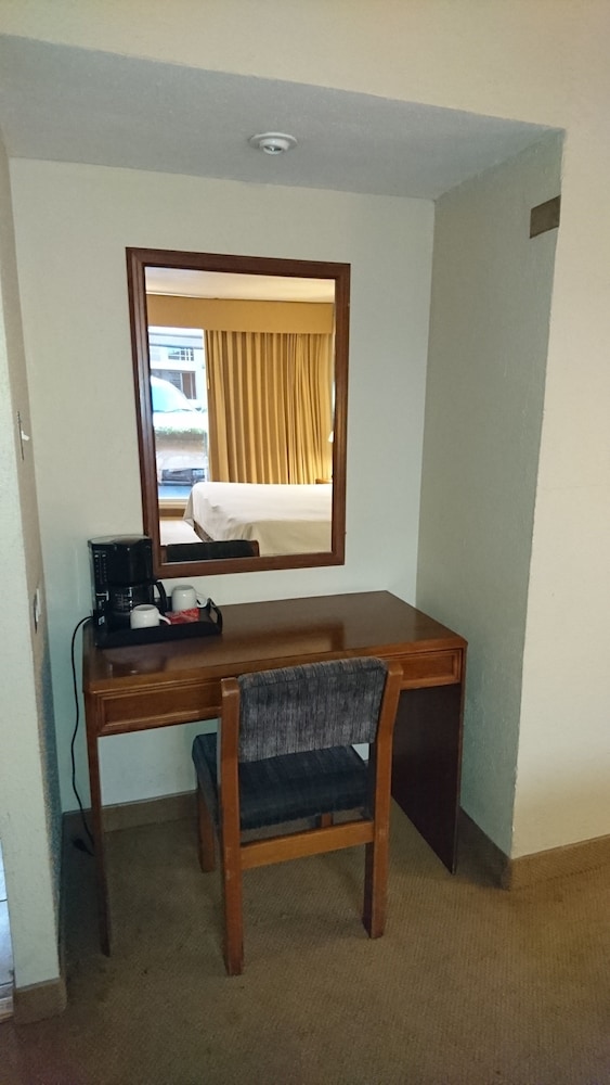 Imagen de la habitación del Hotel Hm Mirador. Foto 6