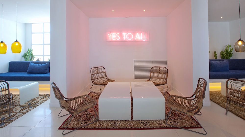 Imagen de los interiores del Hotel Hm Tropical. Foto 15