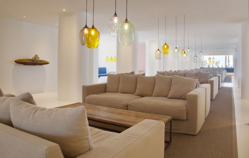 Imagen de los interiores del Hotel Hm Tropical. Foto 18