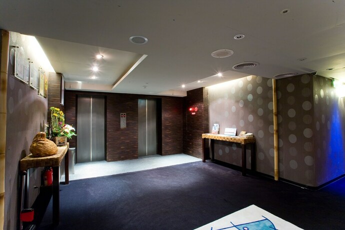 Imagen de los interiores del Hotel H.m.hotel. Foto 19