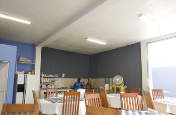 Imagen del bar/restaurante del Hotel Hn. Foto 3