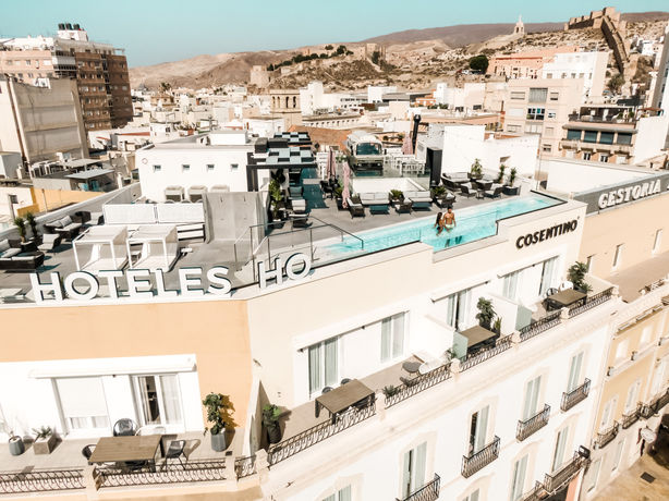 Imagen de los exteriores del Hotel Ho Puerta De Purchena. Foto 18