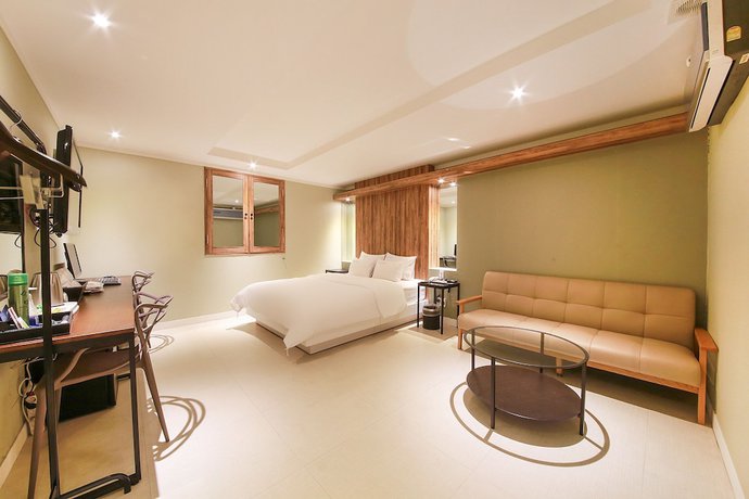 Imagen de la habitación del Hotel HoTel KINO. Foto 2