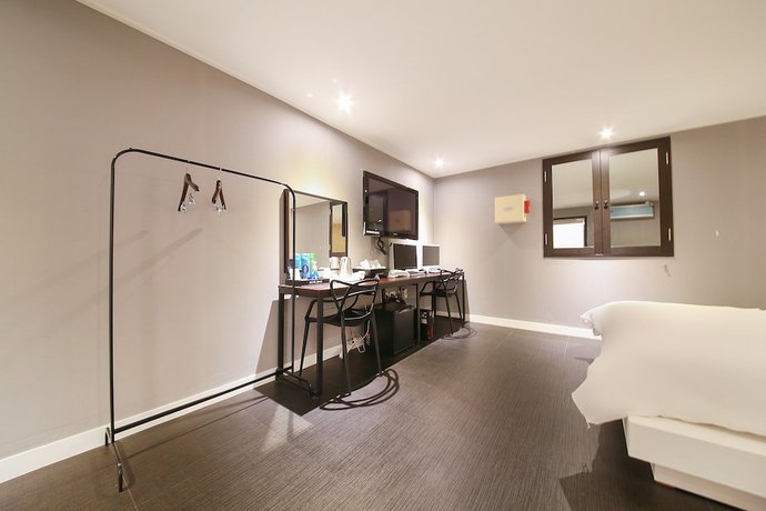 Imagen de la habitación del Hotel HoTel KINO. Foto 6