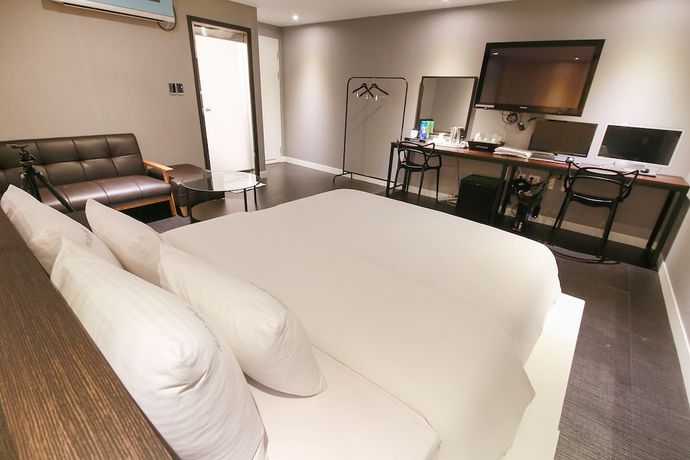 Imagen de la habitación del Hotel HoTel KINO. Foto 8