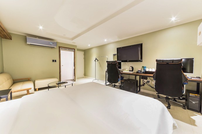 Imagen de la habitación del Hotel HoTel KINO. Foto 14