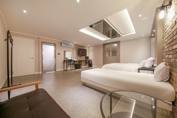 Imagen de la habitación del Hotel HoTel KINO. Foto 17