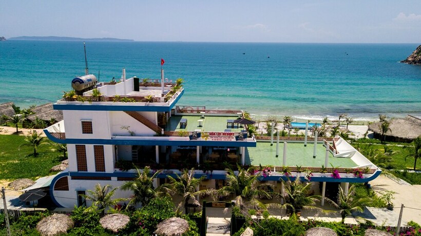 Imagen del bar/restaurante del Hotel Hoa Loi Resort. Foto 15