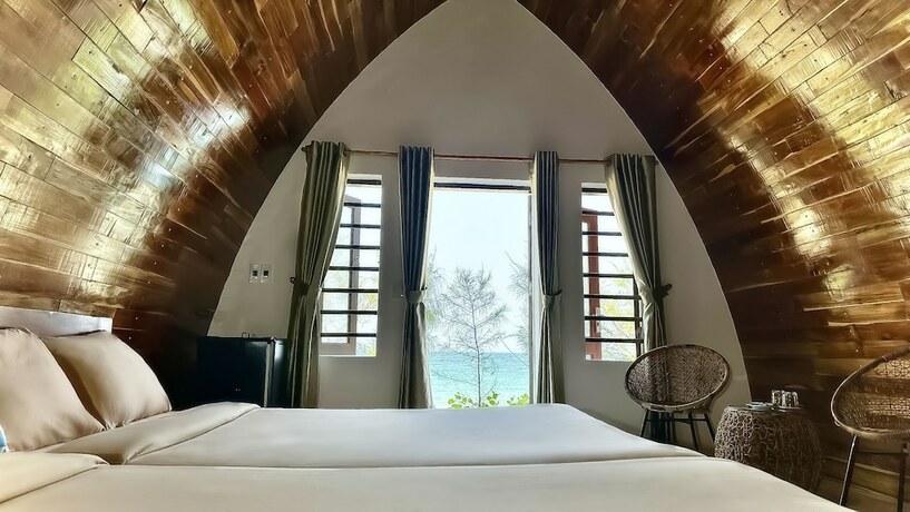 Imagen de la habitación del Hotel Hoa Loi Resort. Foto 30