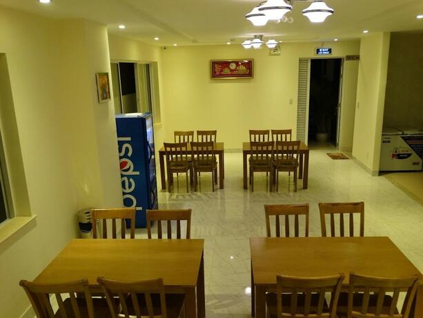 Imagen del bar/restaurante del Hotel Hoa Vinh. Foto 19
