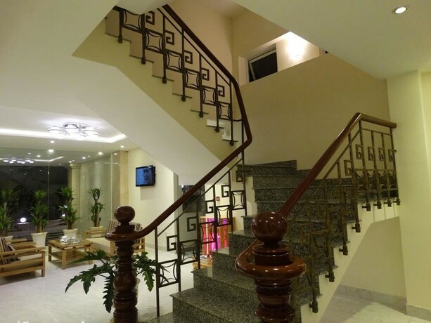 Imagen de los interiores del Hotel Hoa Vinh. Foto 35