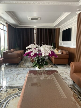Imagen de los interiores del Hotel Hoang Hung, Thuan An. Foto 34