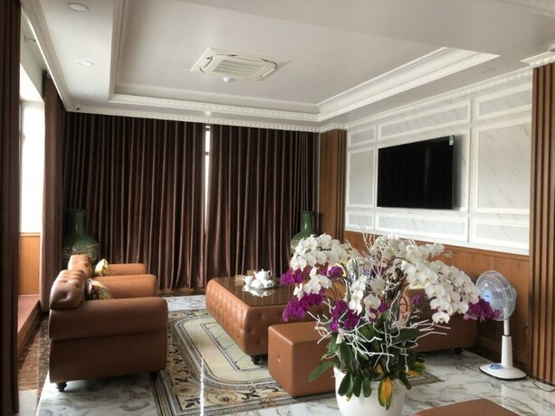 Imagen de los interiores del Hotel Hoang Hung, Thuan An. Foto 35