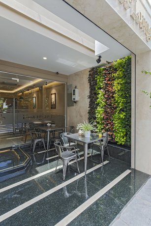 Imagen de los interiores del Hotel Hoang Lan. Foto 20