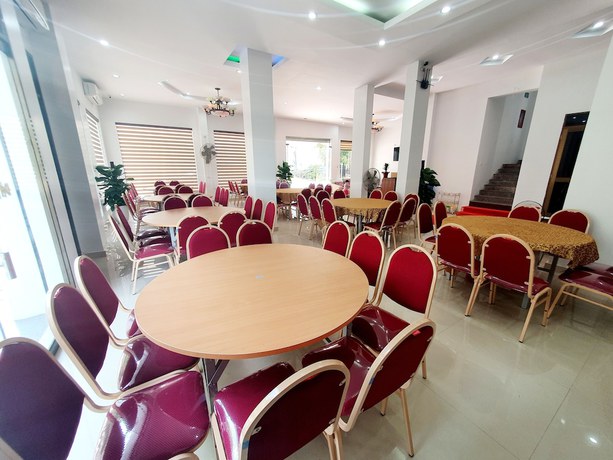 Imagen del bar/restaurante del Hotel Hoang Nam - Cua Lo. Foto 2