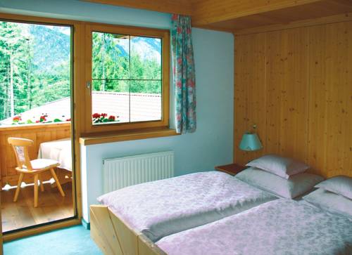 Imagen de la habitación del Hotel Hochland. Foto 15