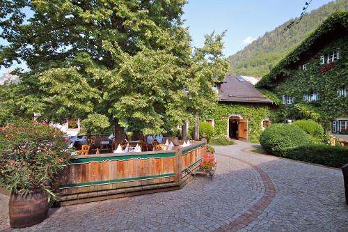 Imagen de los exteriores del Hotel Hochsteg G&uuml;tl Traunsee Salzkammergut. Foto 7