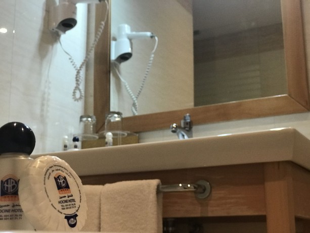 Imagen de la habitación del Hotel Hocine. Foto 6