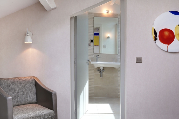 Imagen de la habitación del Hotel Hôtel A La Villa des Artistes. Foto 11
