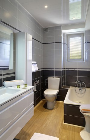 Imagen de la habitación del Hotel H&ocirc;tel A l\'Ombre des Marronniers. Foto 6