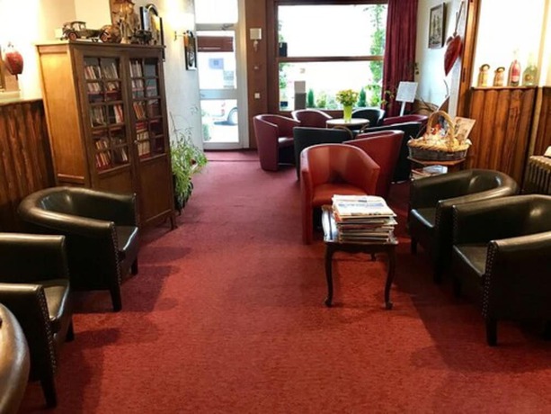 Imagen de los interiores del Hotel H&ocirc;tel A l\'Ombre des Marronniers. Foto 17