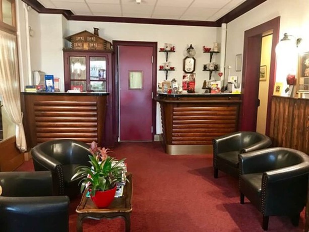 Imagen de los interiores del Hotel H&ocirc;tel A l\'Ombre des Marronniers. Foto 18