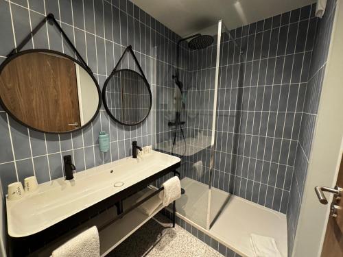 Imagen de la habitación del Hotel H&ocirc;tel AKENA Serris - Val d\'Europe. Foto 17