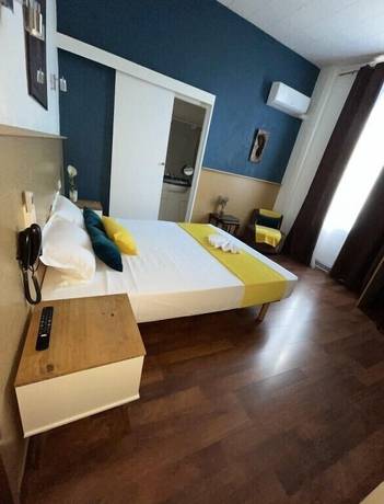 Imagen de la habitación del Hotel H&ocirc;tel Abalone. Foto 5