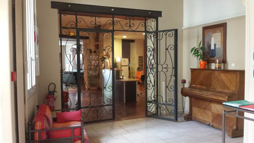 Imagen de los interiores del Hotel H&ocirc;tel Abalone. Foto 18