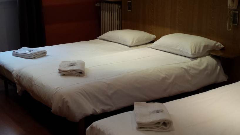 Imagen de la habitación del Hotel H&ocirc;tel Abalone. Foto 9