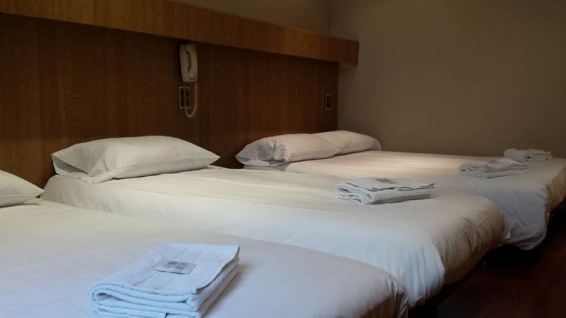 Imagen de la habitación del Hotel H&ocirc;tel Abalone. Foto 13