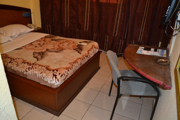 Imagen de la habitación del Hotel H&ocirc;tel Akena City. Foto 4