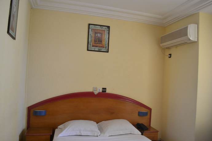 Imagen de la habitación del Hotel H&ocirc;tel Akena City. Foto 5