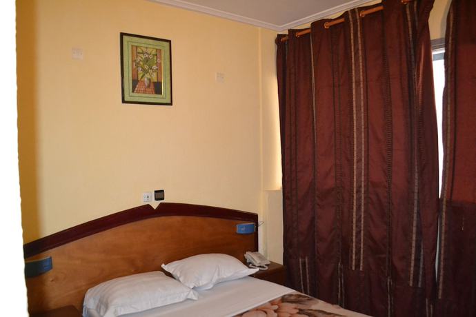 Imagen de la habitación del Hotel H&ocirc;tel Akena City. Foto 7