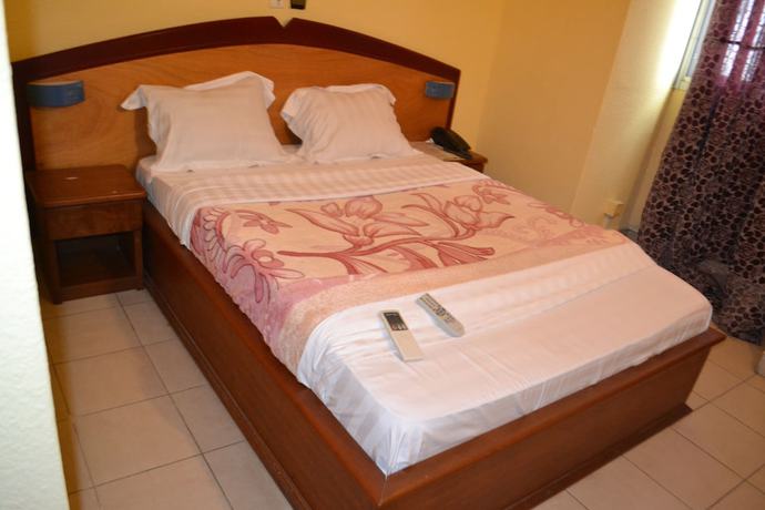 Imagen de la habitación del Hotel H&ocirc;tel Akena City. Foto 10
