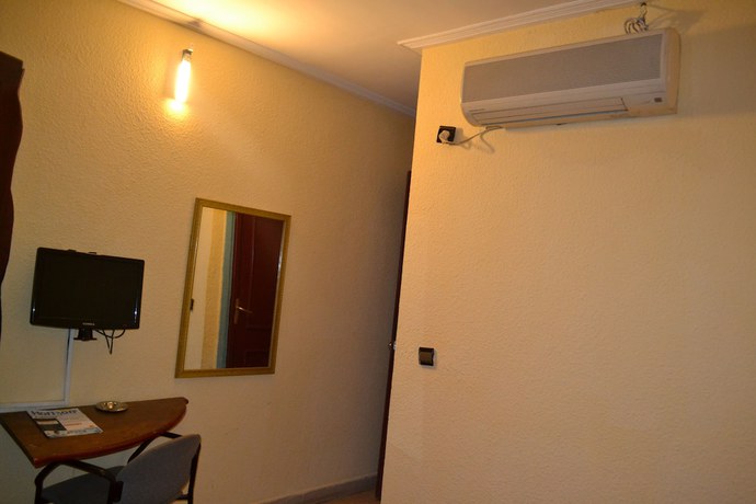 Imagen de la habitación del Hotel H&ocirc;tel Akena City. Foto 16