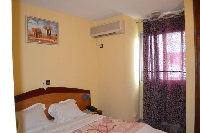 Imagen de la habitación del Hotel H&ocirc;tel Akena City. Foto 17