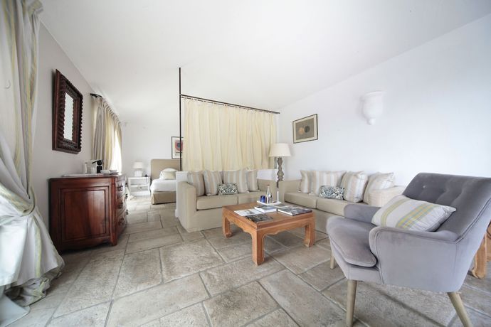 Imagen de la habitación del Hotel H&ocirc;tel Alain Llorca. Foto 2