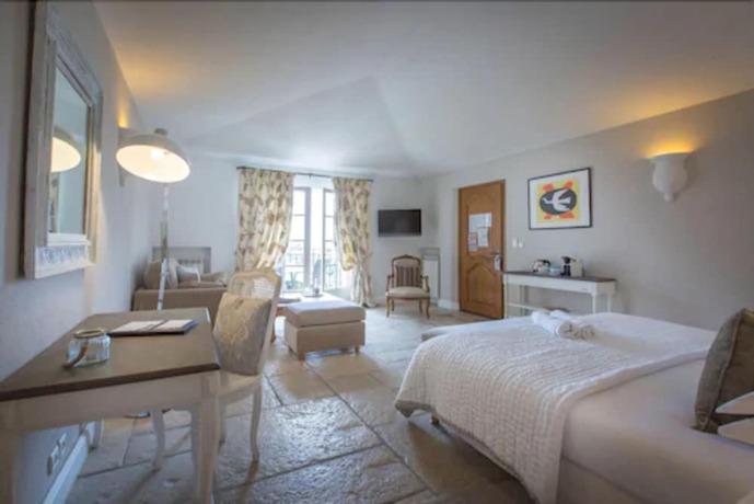 Imagen de la habitación del Hotel H&ocirc;tel Alain Llorca. Foto 3