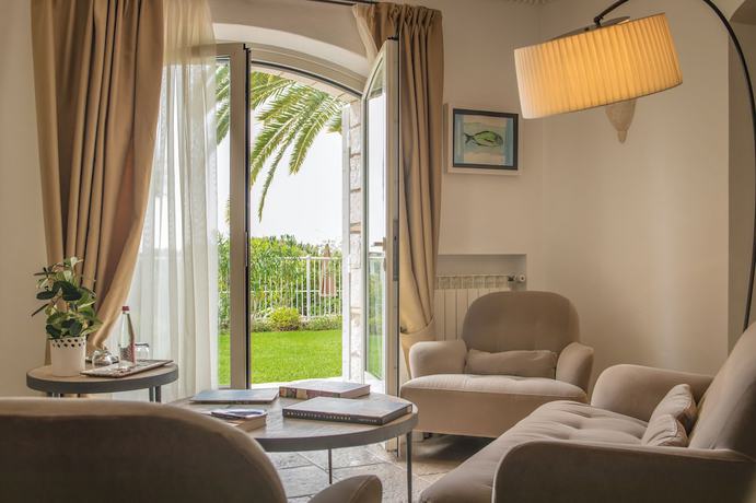 Imagen de la habitación del Hotel H&ocirc;tel Alain Llorca. Foto 9