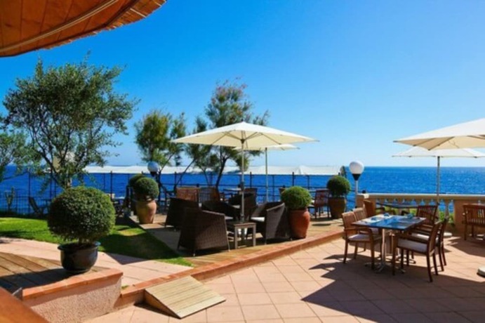 Imagen de los exteriores del Hotel Hôtel Alivi. Foto 13