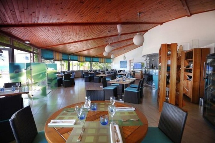 Imagen del bar/restaurante del Hotel Hôtel Alivi. Foto 4