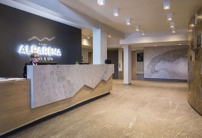 Imagen de los interiores del Hotel H&ocirc;tel Alparena and Spa. Foto 17