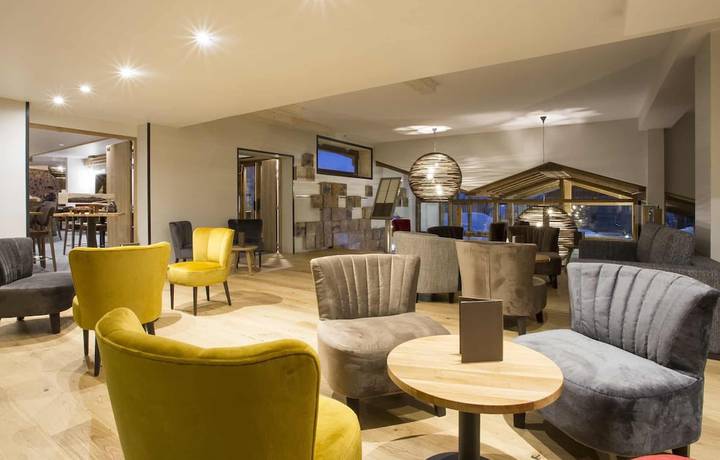 Imagen de los interiores del Hotel H&ocirc;tel Alparena and Spa. Foto 19