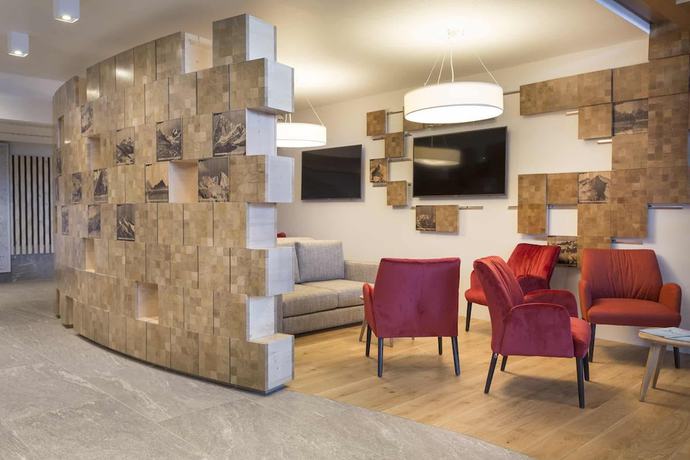 Imagen de los interiores del Hotel H&ocirc;tel Alparena and Spa. Foto 20