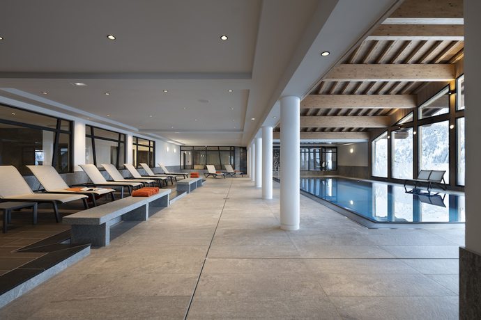 Imagen de la piscina del Hotel H&ocirc;tel Alpen Lodge. Foto 20