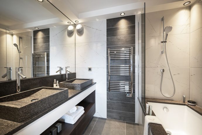 Imagen de la habitación del Hotel H&ocirc;tel Alpen Lodge. Foto 10