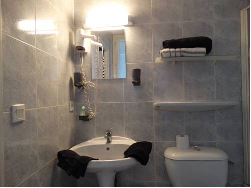 Imagen de la habitación del Hotel H&ocirc;tel Alph&eacute;e. Foto 3